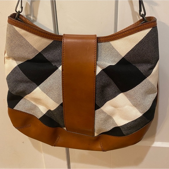 Burberry Purse with Handle and Removable Shoulder Strap - Picture 3 of 12